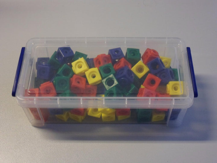 Dick-System Steckwürfel 4-farbig (rot, gelb, grün, blau) in der praktischen Box, 100 Stück, 1,7 cm,