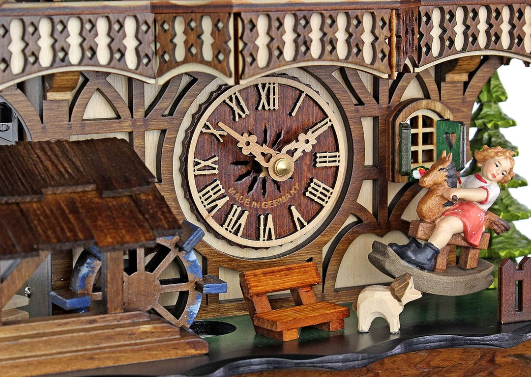 Traditionelle Kuckucksuhr Schwarzwaldhaus mit Tänzern [Küche & Haushalt]