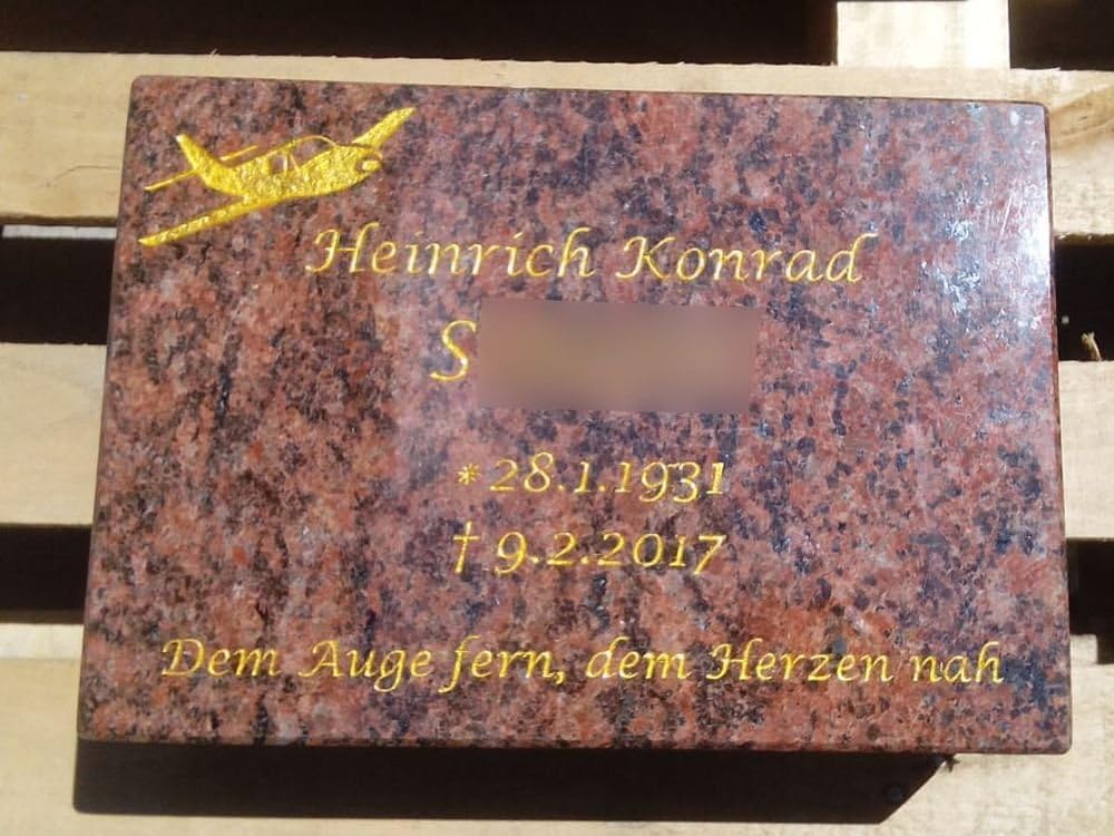 designgrab VangL001-30x30x8 cm Grabplatte aus Granit Vanga, inkl. Beschriftung von Vor- und Nachname