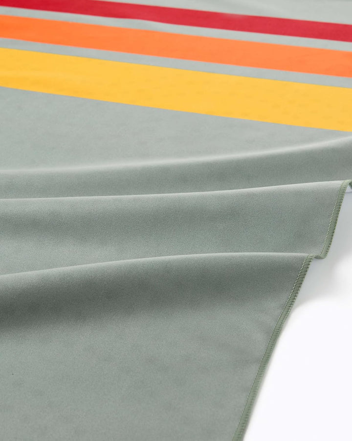 Fit-Flip Strandtuch XXL aus Mikrofaser - leicht und schnelltrocknend - 100% recyceltes Strandhandtuc