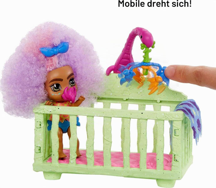 Mattel Cave Club GNL92 - Cave Club Wilder Babysittingspass Spielset mit 2 Puppen und Zubehör, für Ki