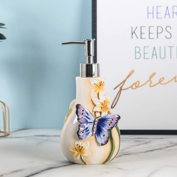 Seifenspender Keramik 3D Handbemalt Schmetterling und Lilien Blume Lotion Spender Badezimmer Zubehör