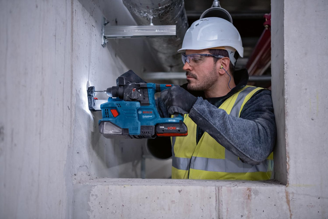 Bosch Professional 18V System Akku Bohrhammer GBH 18V-22 (mit SDS plus, inkl. 2x 4.0Ah Akku, Schnell