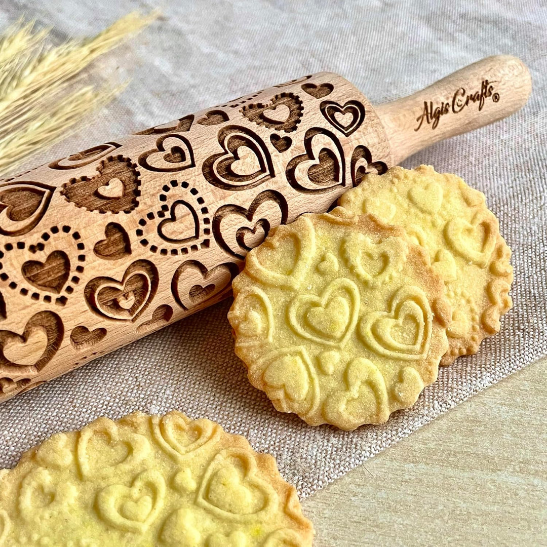 SCHÖNER TAG 3-er SET mit HERZEN, PAISLEY und FRÜHLING Muster. Nudelholz für hausgemachtes Gebäck. Nu