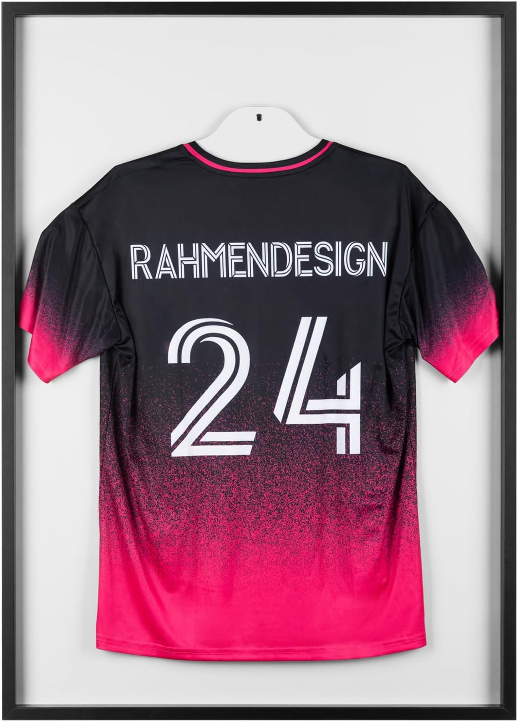 Trikotrahmen Schwarz 70x90 mit Passepartout Crémeweiss – 3D Objektrahmen für Fussballtrikots – Jerse
