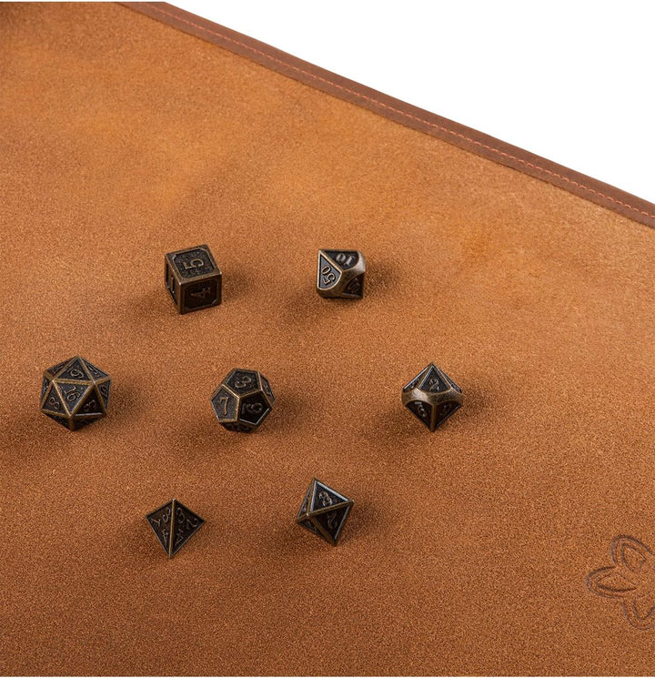 Melia Games RPG Würfelmatte zum Rollen inklusive Würfel Set - handgefertigte Würfelunterlage aus Ech