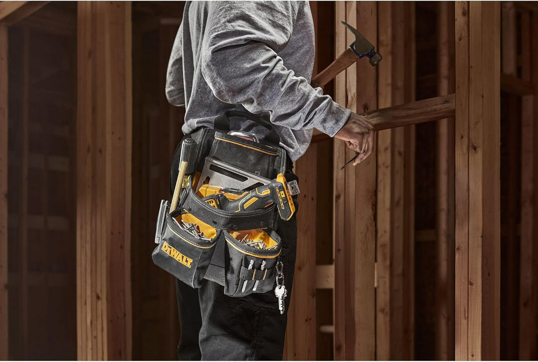 DEWALT Werkzeuggürtel DWST40201-1 (aus robustem 1680-Denier und schmutzabweisenden Boden, 13 Taschen