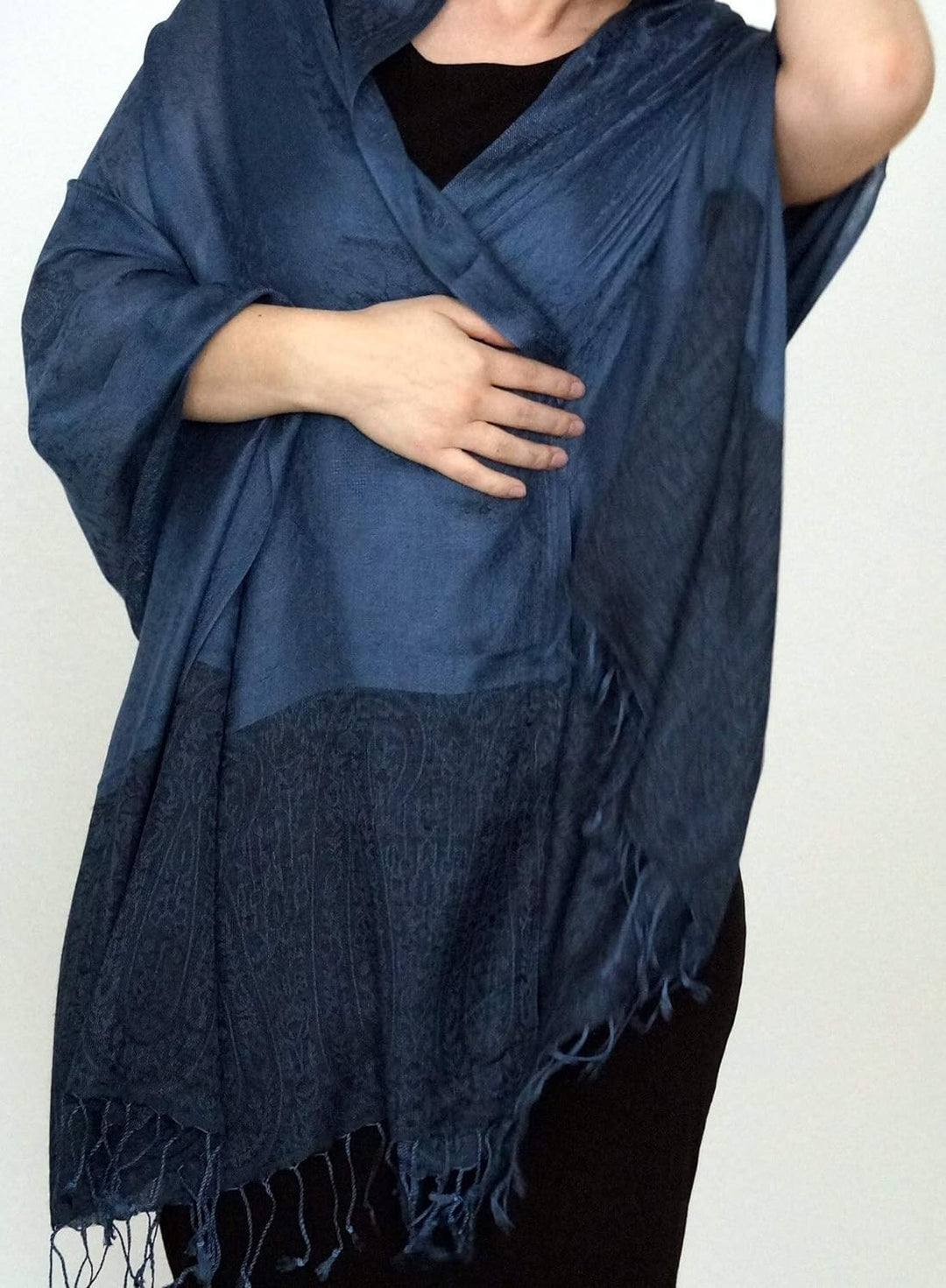 Ruwado Handgewebter Kaschmir Schal in Dunkelgrau Farbe für Klassische Damen mit klassischen Outfits