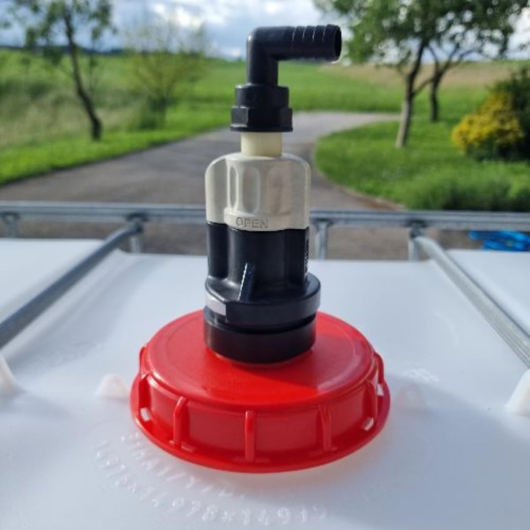 Piusi SEC-Anschluss für AdBlue/DEF- und Wasserfässer mit 90° Ausgang und 3/4"-Schlauchhalter | F1545