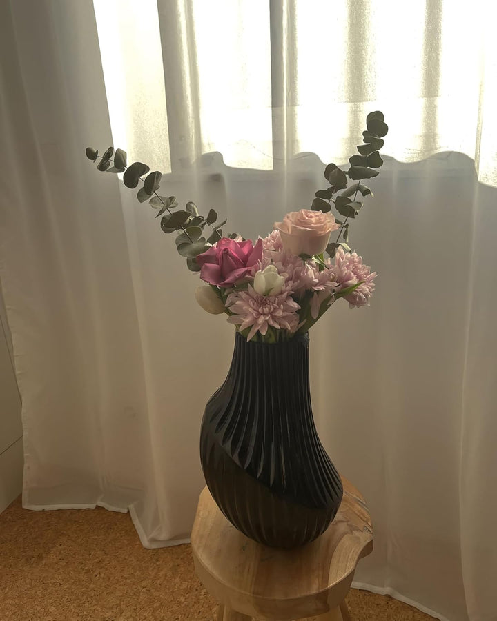 Deko Blumenvase Glas grau 36 cm bauchig Rillen-Struktur breite Öffnung Myrsina