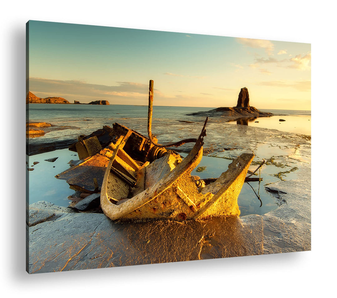 deyoli altes Bootswrack in der Meeresbucht Format: 80x60 als Leinwandbild, Motiv fertig gerahmt auf