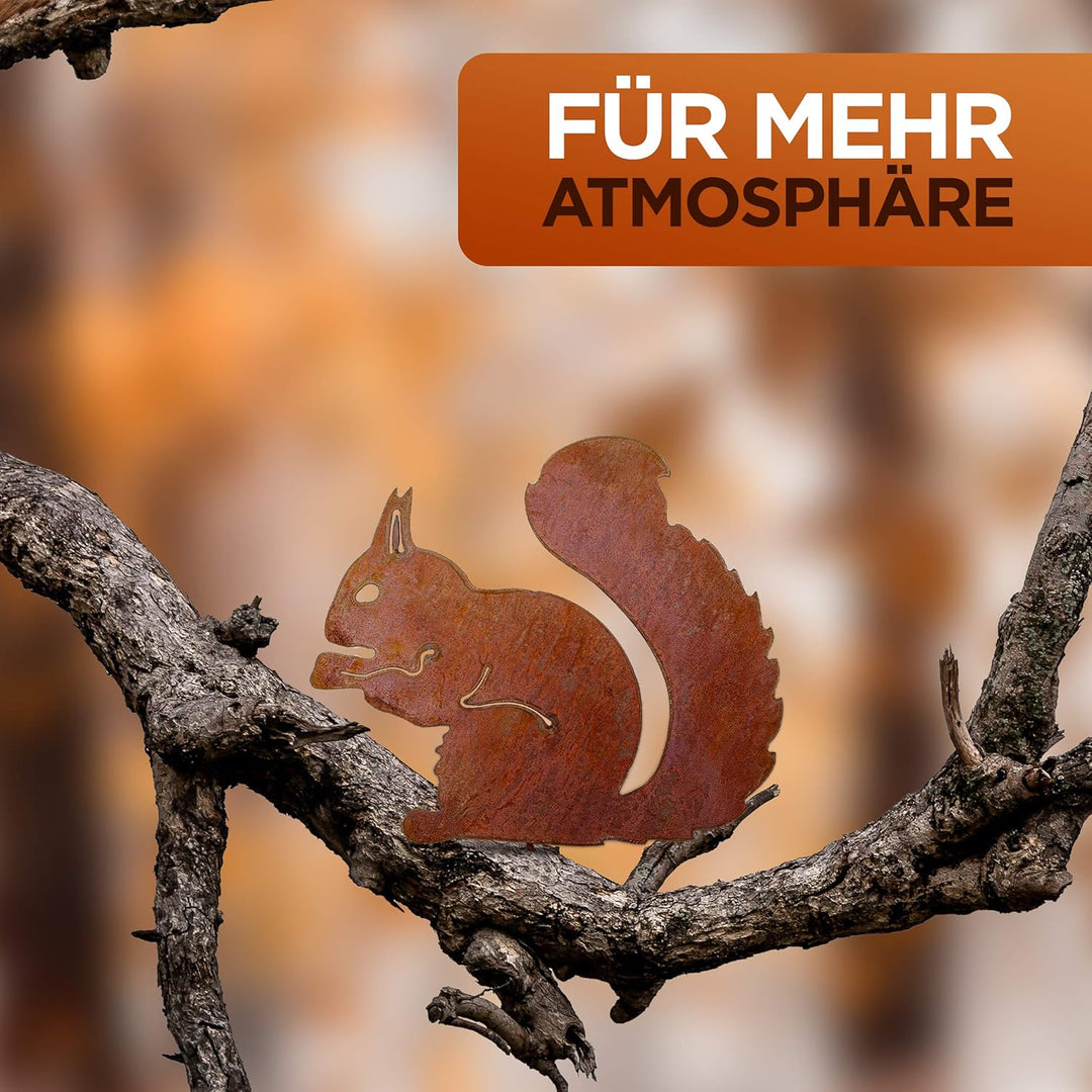 GK Rostiges Eichhörnchen, sitzender Baumstecker, Patina-Dekoration, Höhe 25 cm x Breite 21 cm, Metal