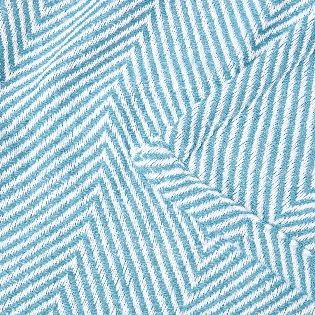 Homescapes extra grosse Tagesdecke Halden mit Fischgräten-Muster, weiche Wohndecke aus 100% Baumwoll