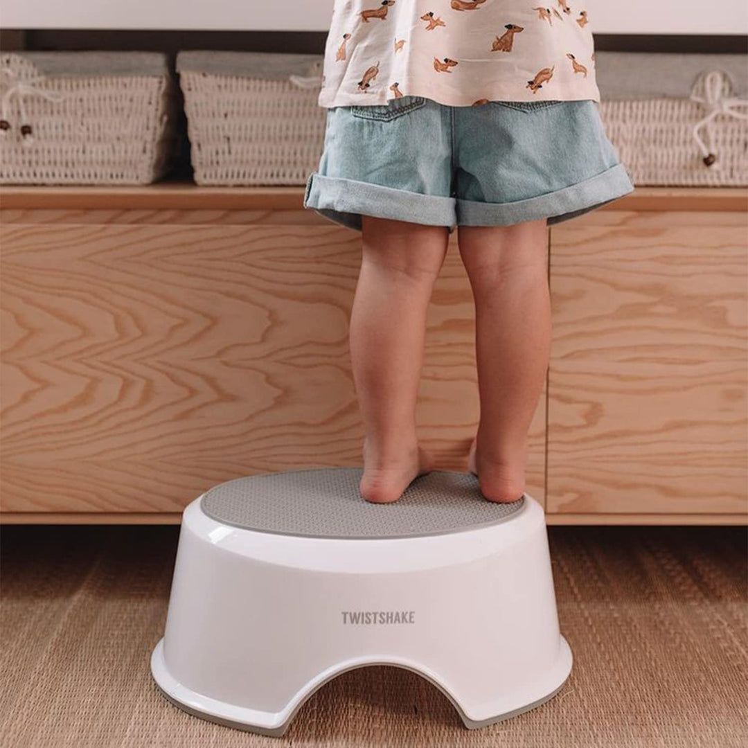 Twistshake Baby Tritthocker | Rutschfester Baby-Badehocker | Leichter Hocker für das Töpfchentrainin
