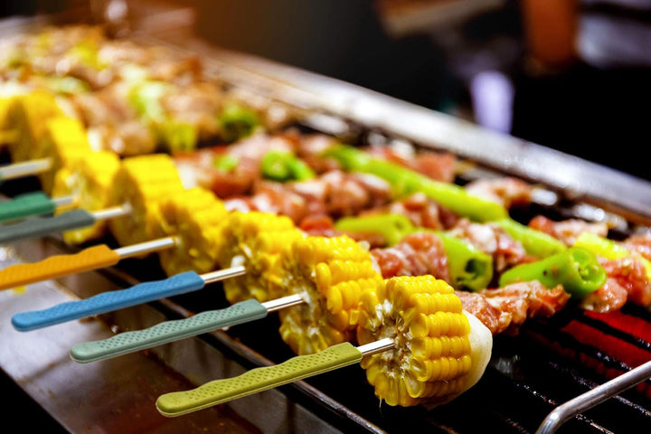 Skoo Barbecue Spiesse Set - 7 Grillspiesse aus Edelstahl mit Silikongriff + Silikon-Aufbewahrungstas