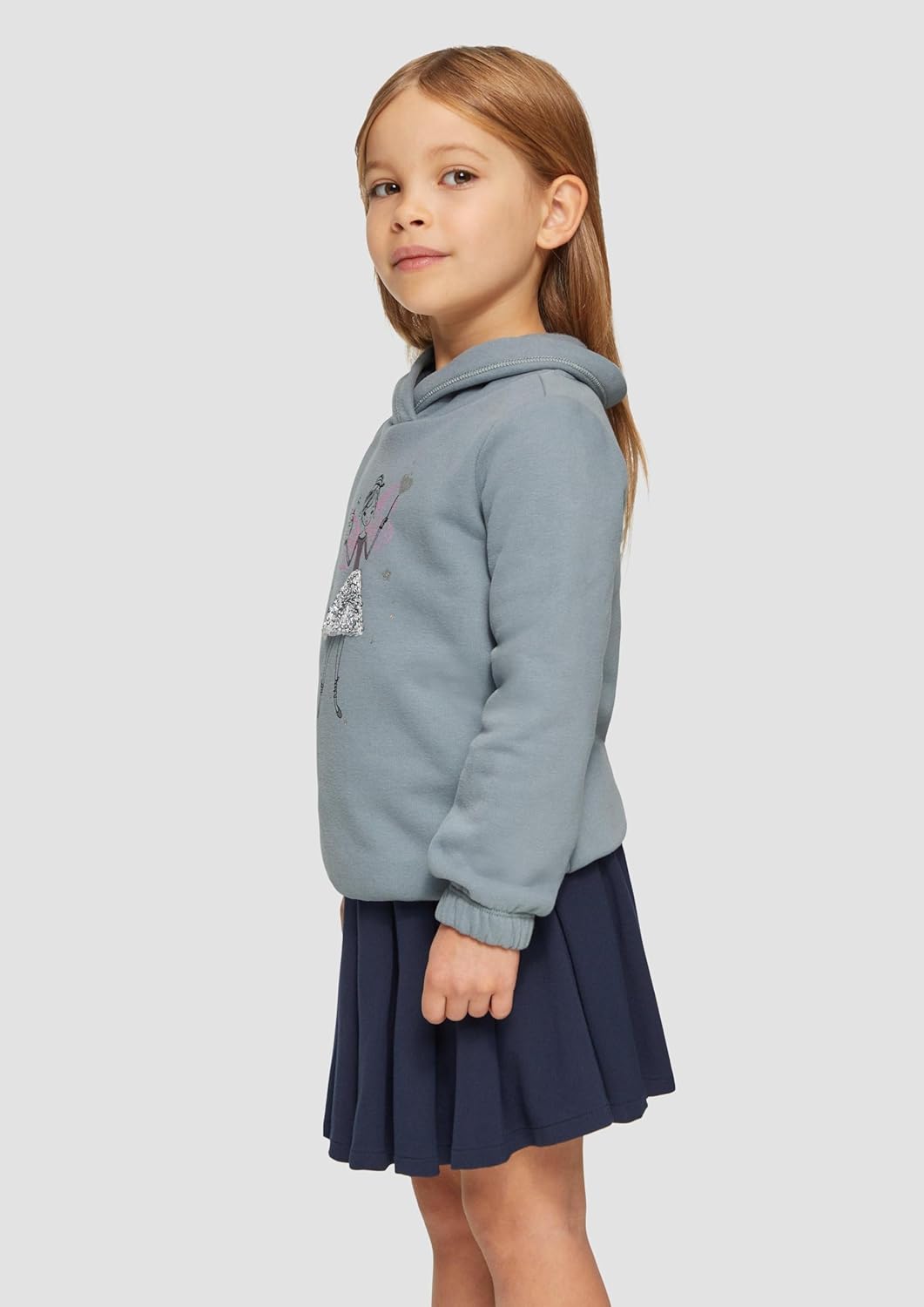 s.Oliver Wärmendes Sweatshirt mit Schalkragen und Glitzer-Artwork, 104-110 Blassblau