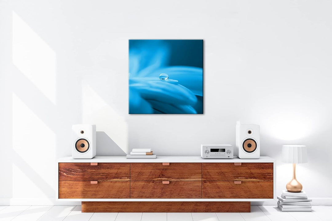 deyoli Wassertropfen auf Blauer Blume im Format: 70x70 Effekt: Zeichnung als Leinwandbild, Motiv auf