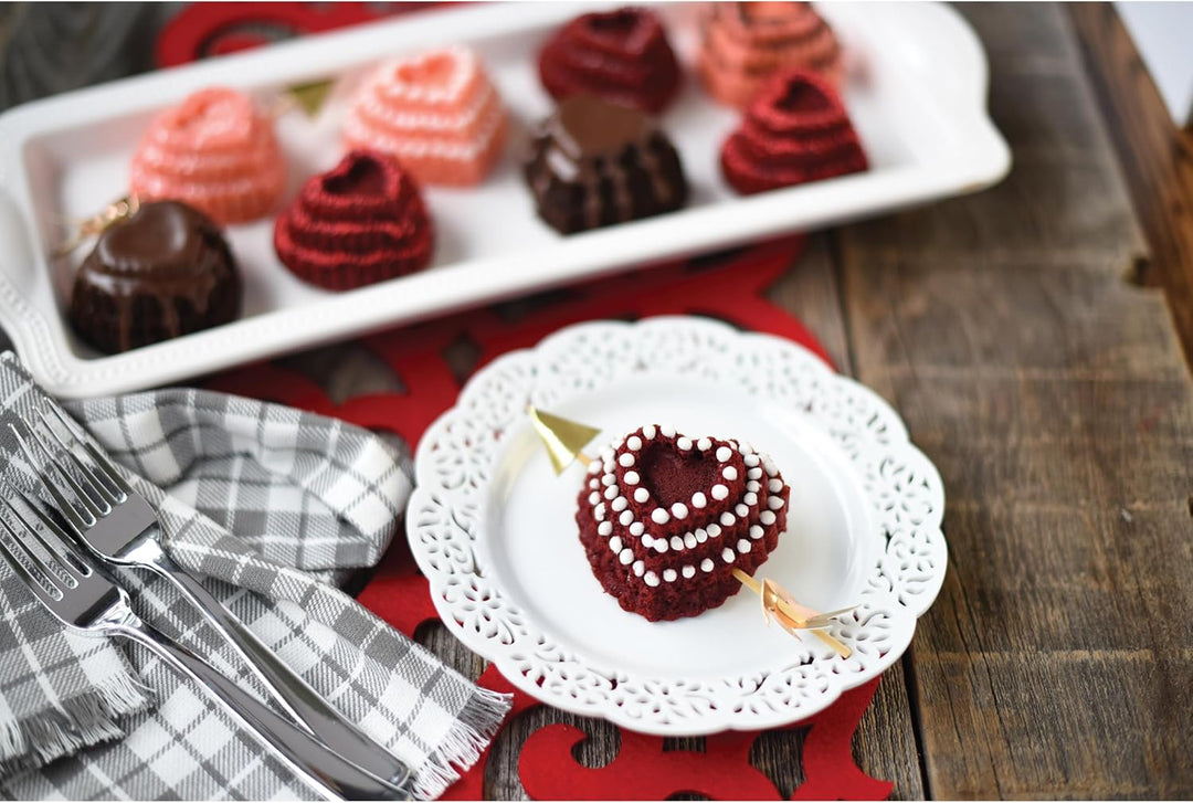 Nordic Ware 3D-Muffinform " Herz - Kranz " - gestuft für romantische Leckereien
