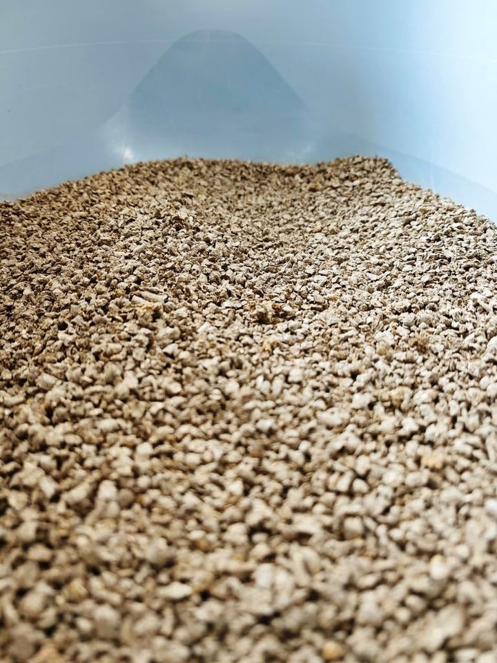 Klumpstreu für Katzen aus Stroh 8 L - Katzenstreu Klumpend - Staubfrei und Duft von Lavendel - 100%