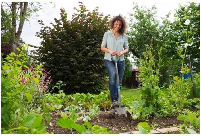 Gardena ErgoLine Damen-Spaten: Gartenspaten aus Qualitätsstahl zum Umgraben und Ausheben, mit Tritts