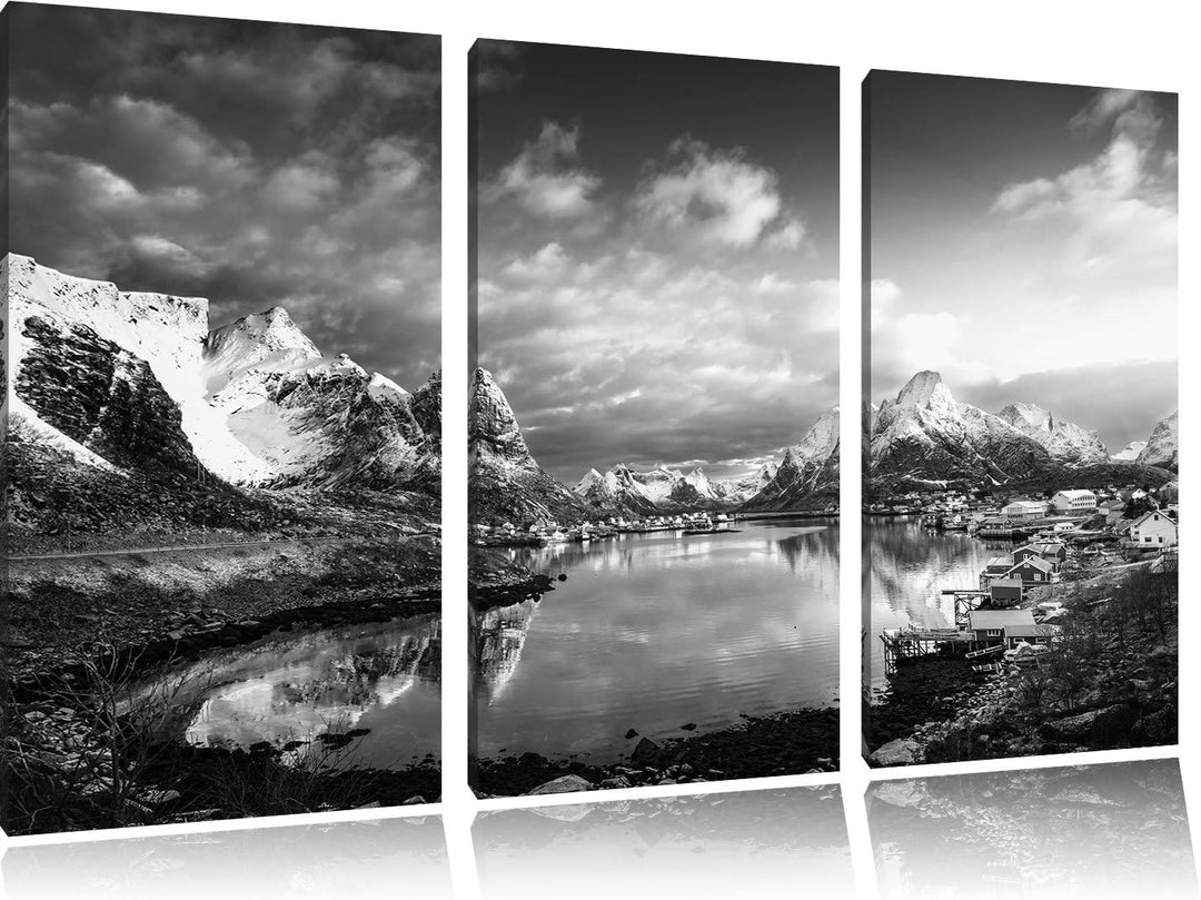 Pixxprint Schneelandschaft in einem Dorf in Norwegen Kunst B&W 3-Teiler Leinwandbild 120x80 Bild auf