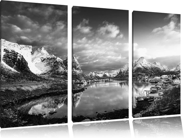 Pixxprint Schneelandschaft in einem Dorf in Norwegen Kunst B&W 3-Teiler Leinwandbild 120x80 Bild auf