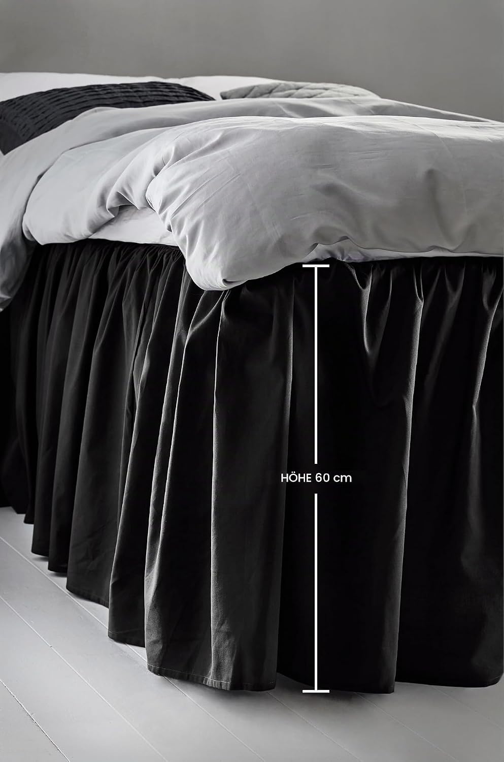 Jotex Zack Volant Betthusse - 100% hochwertige Bio-Baumwolle Bettrock, Höhe 60 cm - Grauschwarz, 140