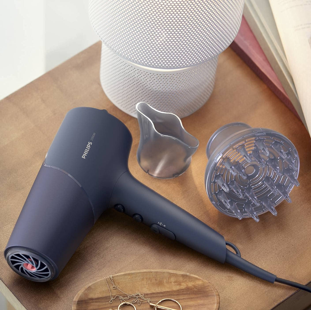 Philips Haartrockner der 5000er Serie mit ThermoShield Technologie, 3 Heiz- und 2 Geschwindigkeitsst