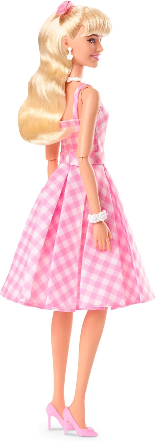 Barbie Puppe, Barbie the movie doll, in rosa weissem Kleid und Gänseblümchen Halskette, Barbie Margo