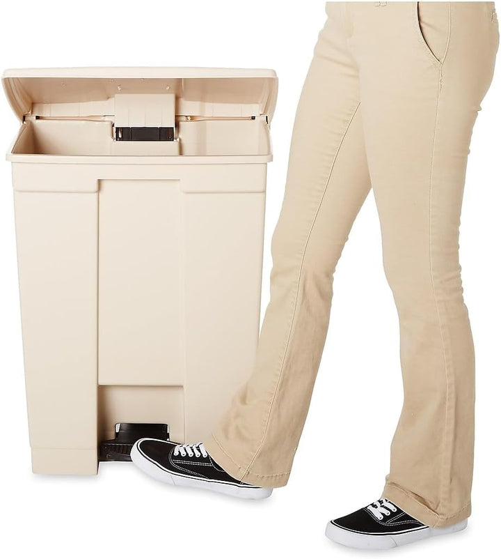 Rubbermaid Step-On 6145 68.1l Rectangular High-Density Polyethylene (HDPE) beige Trash Can – Trash M