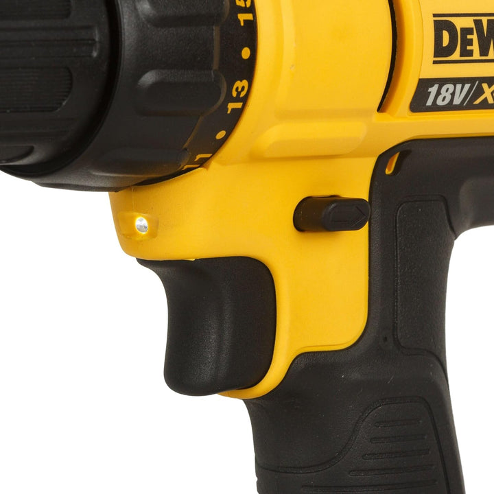 Dewalt 18 Volt Akku-Bohrschrauber DCD771D2 (2-Gang-Vollmetallgetriebe, elektronische Motorbremse, 15