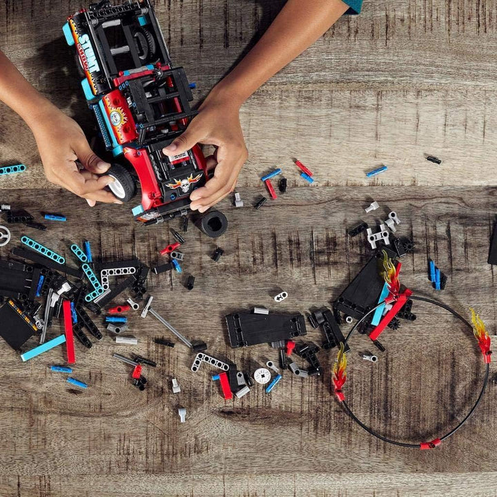 LEGO 42106 Technic Stunt-Show mit Truck und Motorrad Spielzeug für Kinder, 2-in-1 Modell, LKW mit Rü