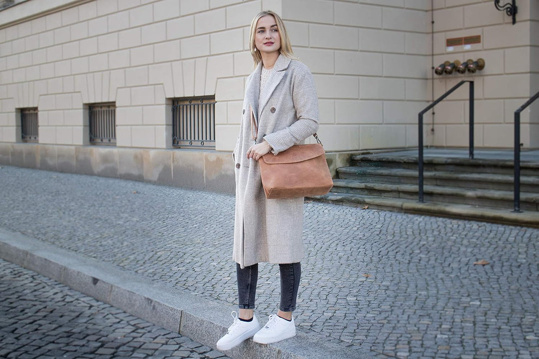 HOLZRICHTER BERLIN Umhängetasche (L) - Premium Leder Messenger Tasche Camel-braun, Camel-braun