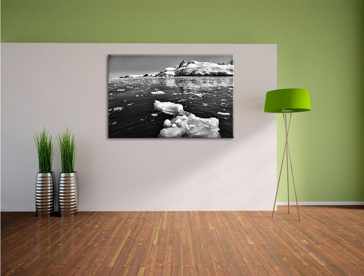 Pixxprint Monocrome, Eisbrocken im Meer Arktis, Format: 100x70 auf Leinwand, 100x70