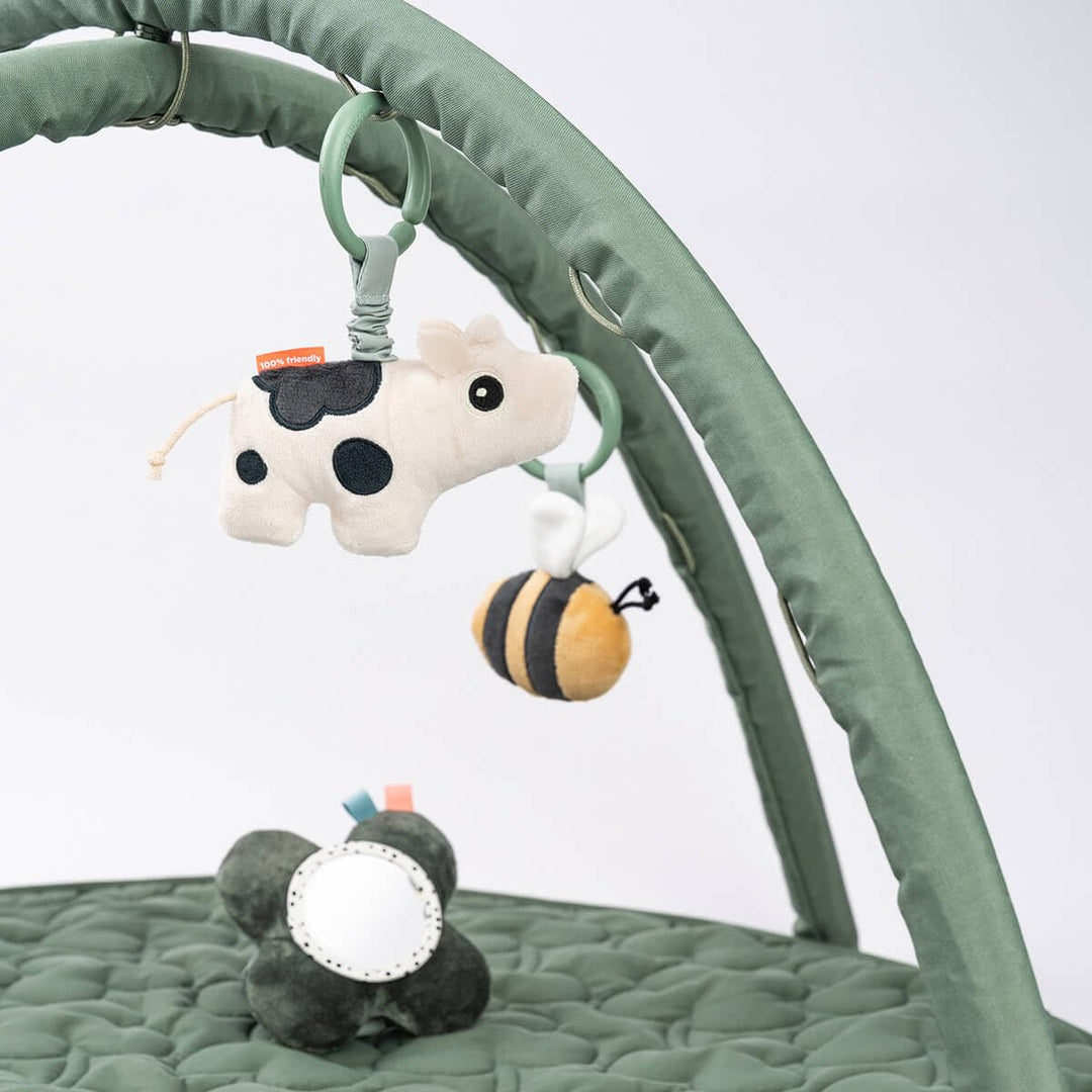 Done by Deer Activity Spielmatte – Tiny Farm – Grün | Baby Krabbeldecke mit Spielbogen &amp; 4 Spielzeug