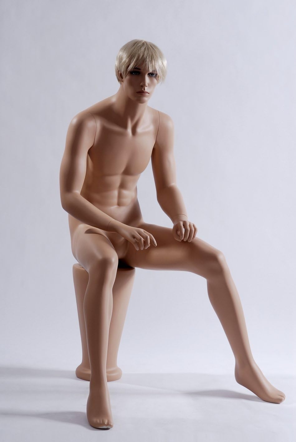 Euroton NEU sitzende Schaufensterpuppe Mannequin Figur männlich MS-12 Mannequin Male Hautfarbe Sitz
