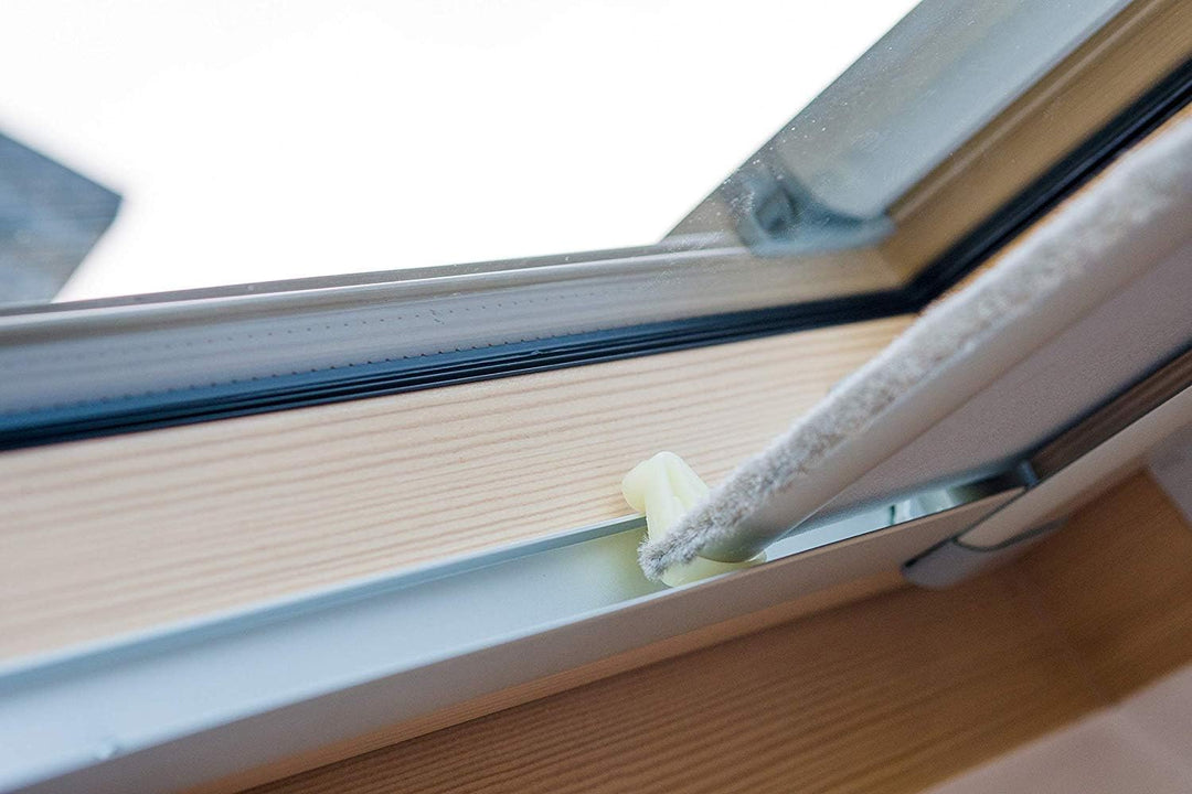 KSHANDEL24 Dachfensterrollo Thermo verdunkelnd für Velux Fakro Fenster Dachrollo - 15 Grössen - 6 Fa