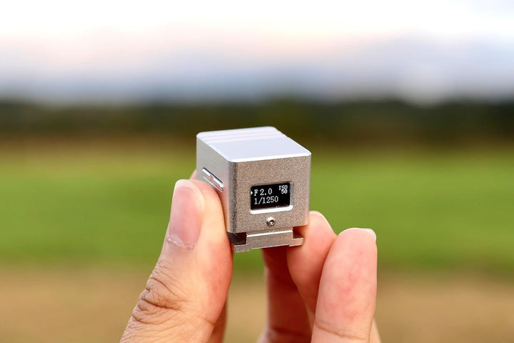 KEKS by antonKUNZE KM-Q OLED digitaler Belichtungsmesser Silber - OLED Display auf Rückseite