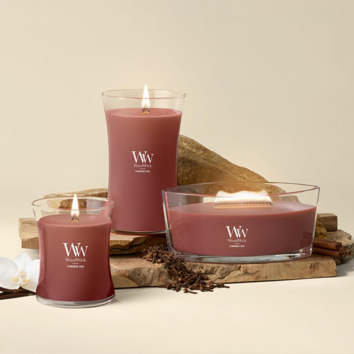 Grosse WoodWick Duftkerze im Sanduhrglas mit knisterndem Docht, Cinnamon Chai, bis zu 130 Stunden Br