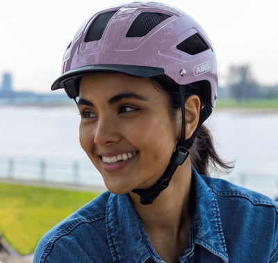 ABUS Stadthelm Hyban 2.0 - Fahrradhelm mit Rücklicht, ABS-Hartschale, guter Passform - für Damen und