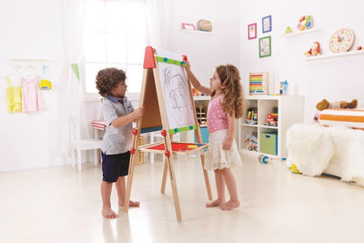 Hape Kinder Spiel-Tafel aus Holz | Preisgekrönte doppelseitige Kindertafel höhenverstellbar mit Papi