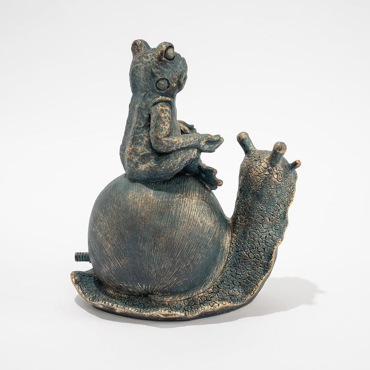 Esotec Wasserspeier-Figur Frosch auf Schnecke Lilly & Nelly, Einzelfigur mit Schlauch, Altkupfer-Des
