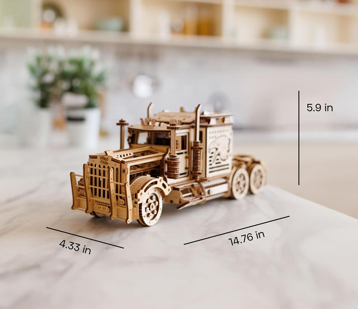 Wood Trick Big Rig Mechanischer Spielzeuglastwagen - Leistungsstarker Gummibandmotor - Realistischer