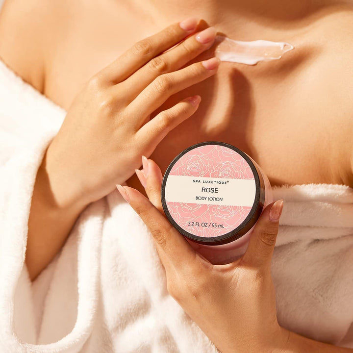 SPA LUXETIQUE Bade Geschenkset für Frauen-6tlg Pflegeset Rosenduft in Reisegrösse Duschgel, Bodyloti