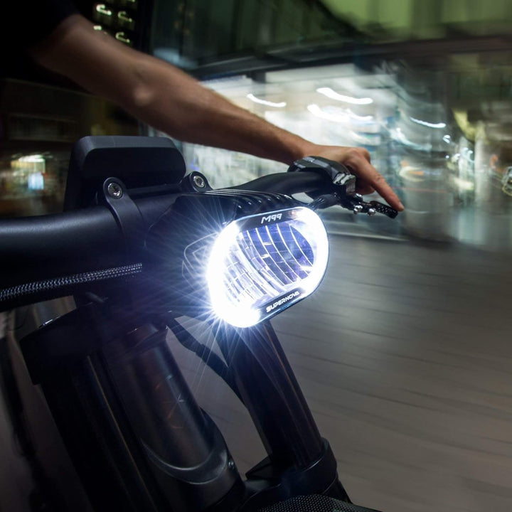 SUPERNOVA Unisex – Erwachsene M99 Pro Fahrradlicht, schwarz, 1100-1600 Lumen Single, Single