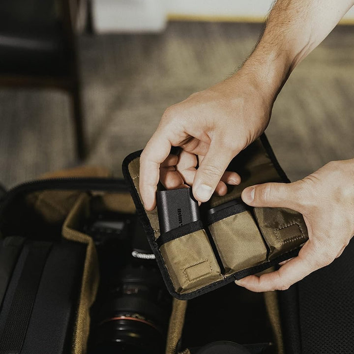 Gomatic Peter McKinnon Battery Case | Akku-Case | Batterie-Tasche für SLR/DSLR - Platz für DREI Akku