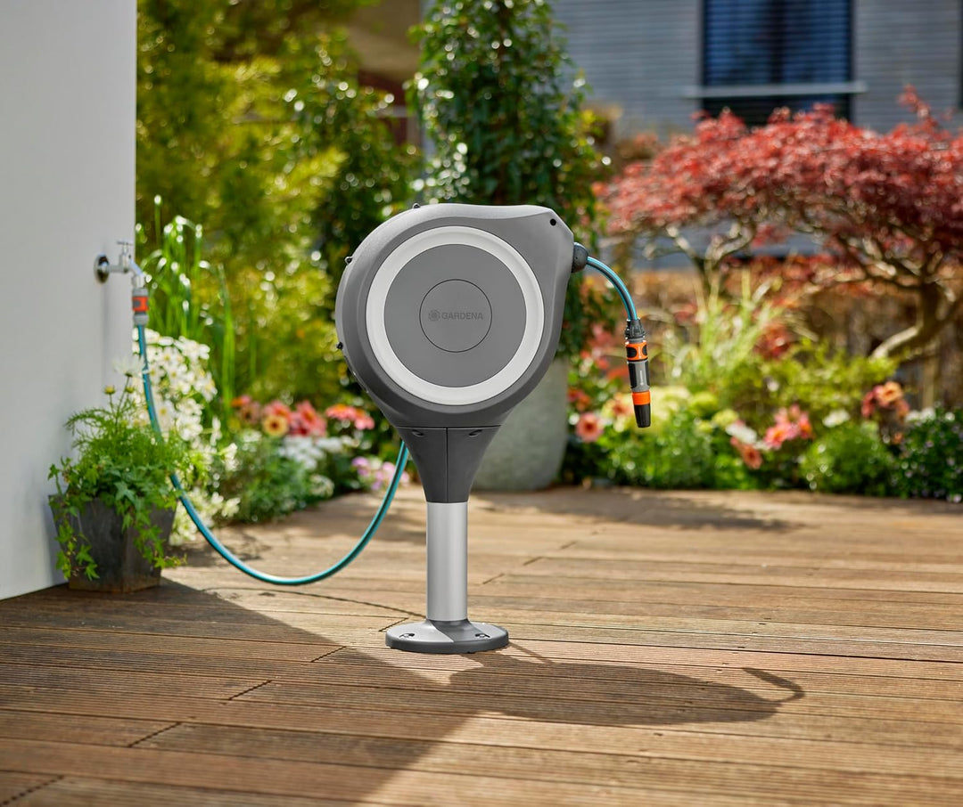 Gardena Terrassen-Schlauchbox RollUp M: Wetterfeste Box mit RollUp-Technologie und 20 m Schlauch, Be