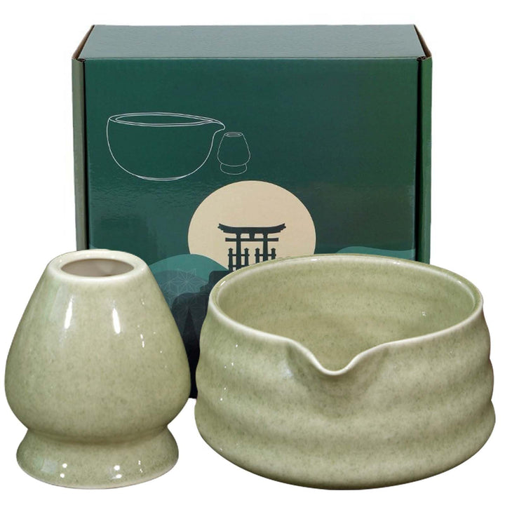 Japanische Matcha-Schale aus Keramik mit Ausgiesser, Ständer für Schneebesen und traditionellen Chaw
