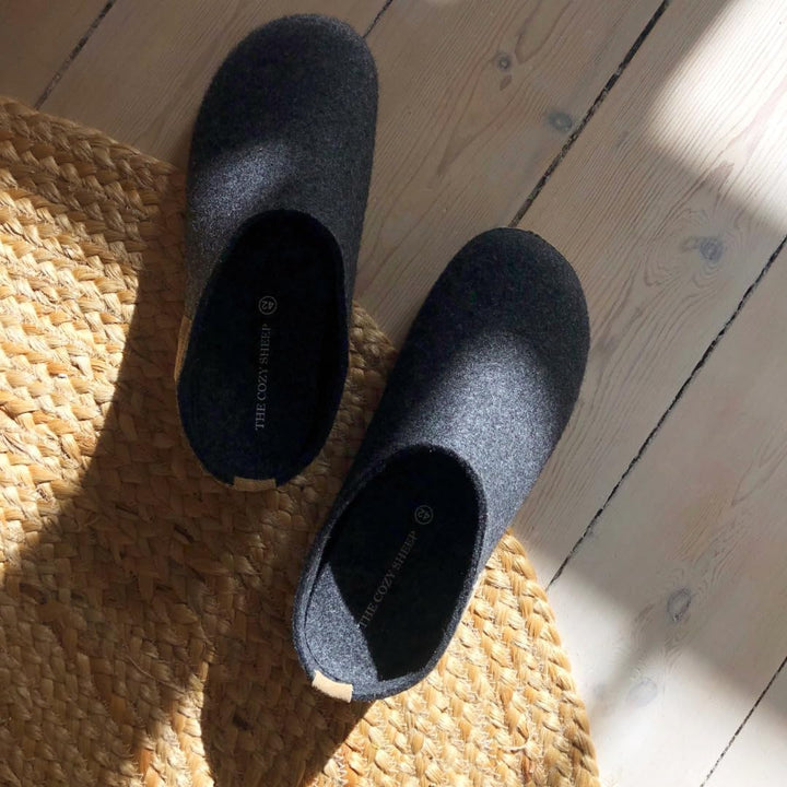 THE COZY SHEEP Filzpantoffeln mit Ledersohle 36 EU Dunkelgrau, 36 EU Dunkelgrau