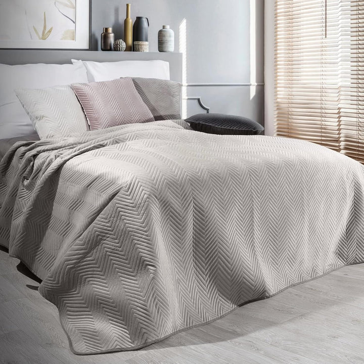 Eurofirany Exklusive Decke Tagesdecke Glamour Steppdecke Bettüberwurf Überwurf (Sofia Beige, 220 x 2